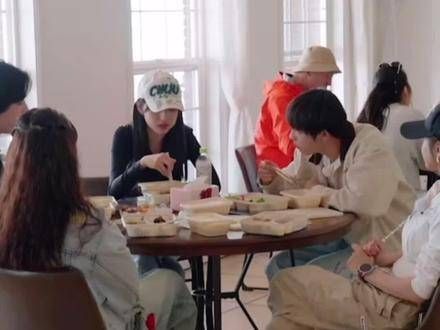 听到数字就犯困，有点太真实了哈哈哈，简直是在演绎我上数学课的情景