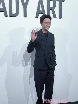 46岁的冯绍峰完全没有大叔感,身材保持得太好了