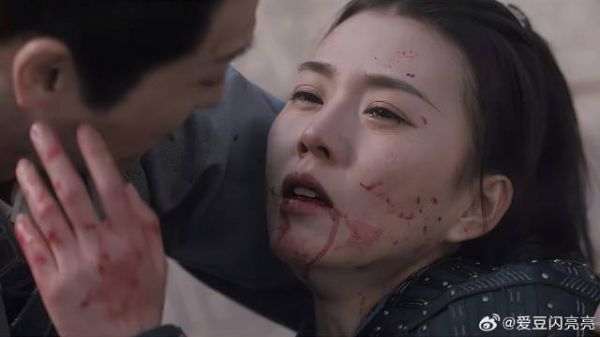 女将军刚私定终身,下秒惨死枪下,男友哭成泪人!