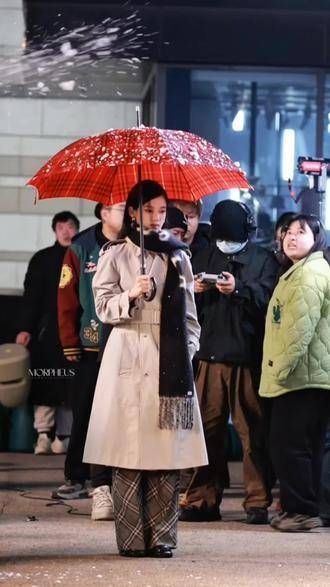 梦回朱韵，张婧仪 路人视角