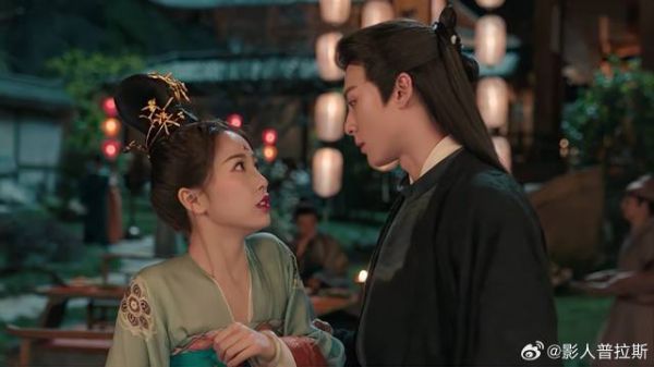 长珩下凡历劫变 小兰花为掩护他，丢掉骨兰让东方青苍找