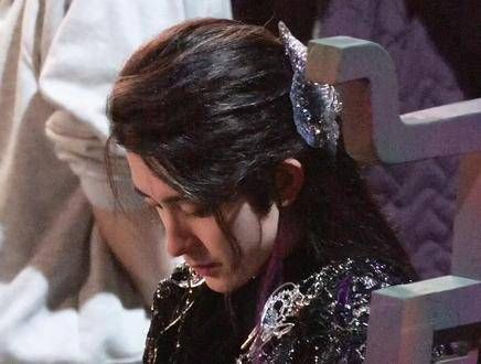 梵樾真是璀璨夺目,仿佛将满天星辰披在了身上