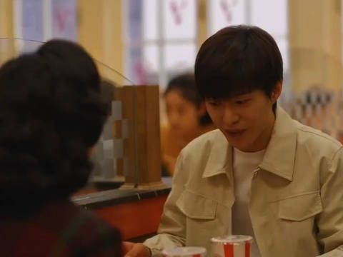庄图南被教授的女儿看上,图南一心想做事业