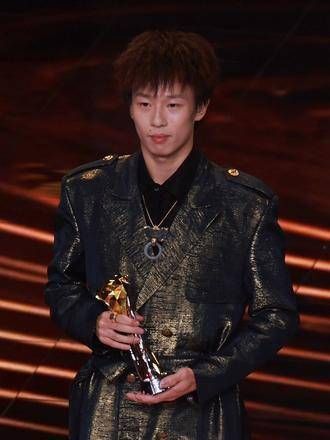 这个场合让林公子显得有些生疏,肉眼可见的紧张了,哈哈