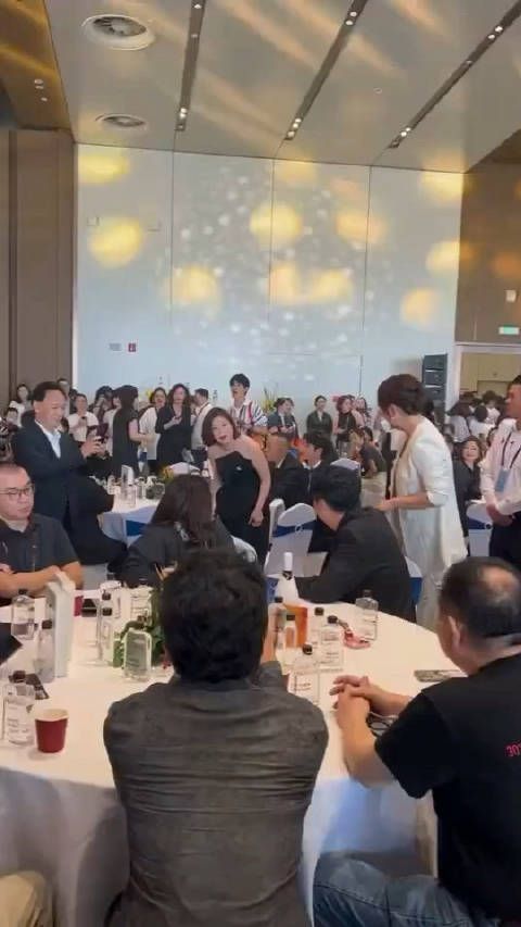 王一博林保怡同框啦,居然和我最喜欢的港星坐一起了真梦幻联动啦