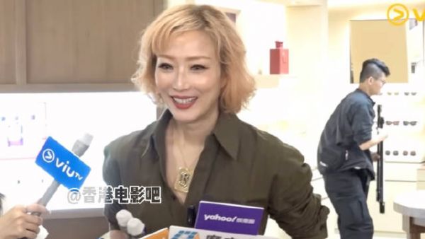 Sammi今天接受采访时提到华仔,所以刘德华和郑秀文什么时候能再合作啊