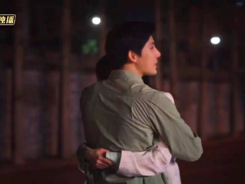 王安宇却演出了书中的林栋哲,那个在父母爱意中滋养长大的小孩…