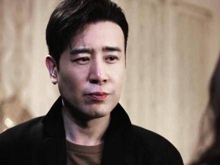 喜欢怎么可能藏得住,连听到你的名字心头都会一颤,更别提看到你眼睛里的光芒了