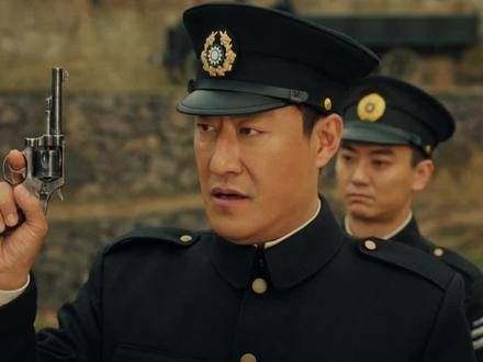 面对仇人的枪口,他说,六枪打不死我就放我一条生路,你打算怎么办?