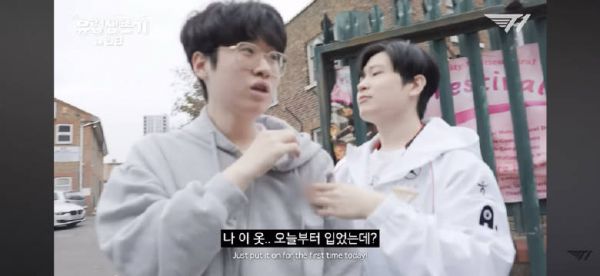 Zeus:我这个衣服是今……今天第一次穿的为什么会有血啊?我不会还在流血吧?