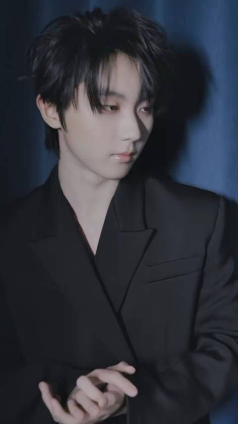 马嘉祺月夜狂想曲变装挑战,哇啊啊啊啊啊真帅啊!