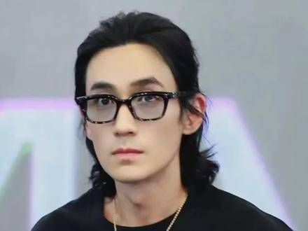 最近发布的内容似乎都在被评判,心情有点低落 curry face