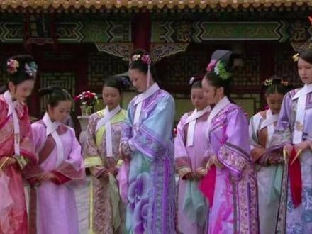 为何贞嫔仍需向祺贵人行礼?