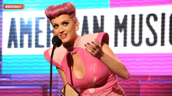 13年前的今天,Katy Perry 在 American Music Awards