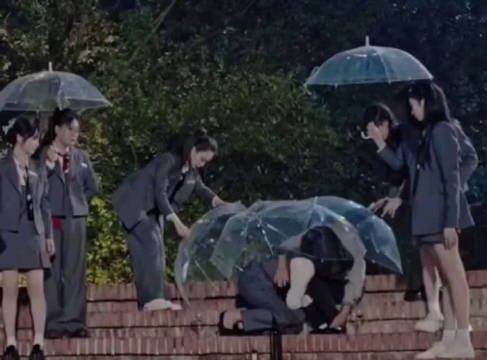 李一桐在女推 2 中,因女性故事落泪