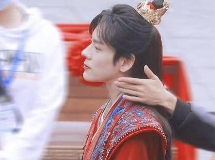 好好好! 让我们祝贺这对新人! 新婚愉快,百年好合❤️!