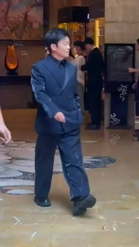 特喜欢王宝强,三观超正,王宝强一定要狠狠的幸福啊!