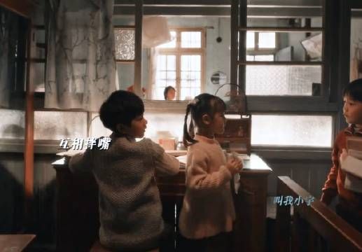 我们小栋哲就是巷子里最可爱的小朋友，虽然调皮但是会帮妈妈出气，人小鬼大~ 