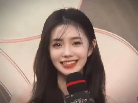 清纯感这块真没得喷，相信老谋子的眼光