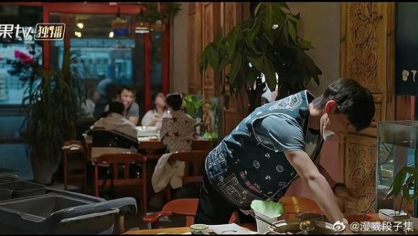 原来弟弟出去打工了，怪不得谢总不担心，让人欣慰