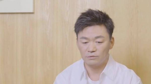 八角笼中制片人发声,晒捐款证据力挺王宝强,律师称赞他为人正直