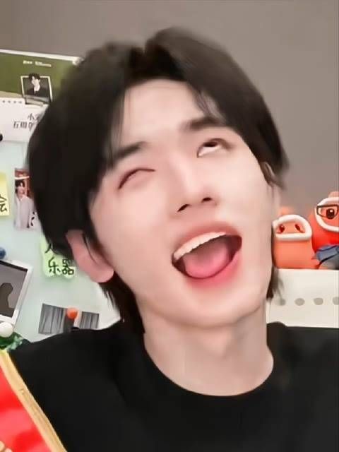 Hello,又来围观哥哥们的搞笑时刻了,哈哈哈