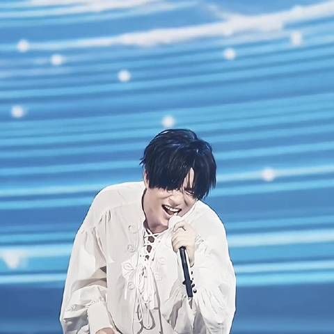 美术老师提到:能成为朋友就不要发展成情侣