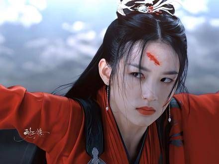 修仙故事中的女主角遭受误解,内心虽感绝望却未曾屈服,数年后归来复仇…