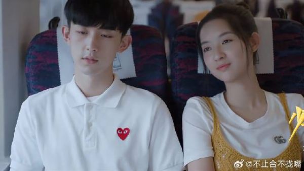 小琪发现三一暗恋妙妙,三一:大家都知道,就她不知道!