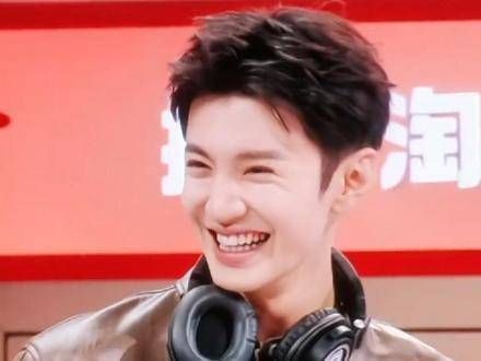 多少有些喜剧才华在他身上