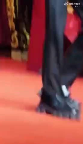 秦霄贤：我只是事业低谷期，不代表我死了