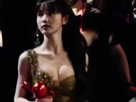 大眼萌妹田曦薇,身材好到让人羡慕,真是太美了,你们是不是也很喜欢她呢?