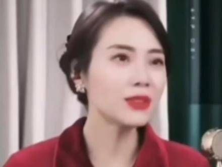 云朵直面流言，解释下跪真相，澄清版权问题后决定重拾歌唱事业，开启新篇章