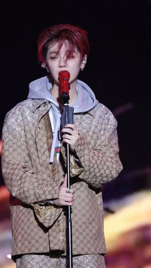 鹿晗音乐节顶流呀全方位出圈了,他爽咯他爽咯,他开演唱会感觉他好快乐!