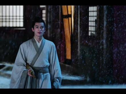 张某志向不高，眼界不远，明辨黑白，侍奉至亲，得一方宁静，静观风雨