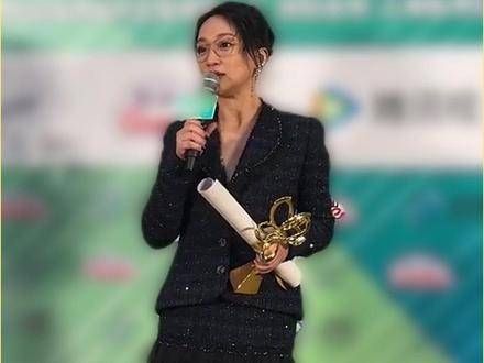周迅面对《如懿传》的争议表示,现在这个时代就是这样,觉得没关系,开心就好