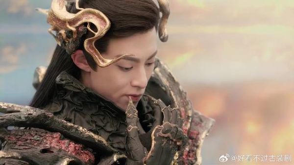 两人被息兰圣印锁死,小兰花一哭,东方青苍也跟着抽泣