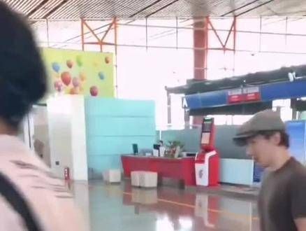 董卿 机场偶遇刘谦,他是否与董卿有关联