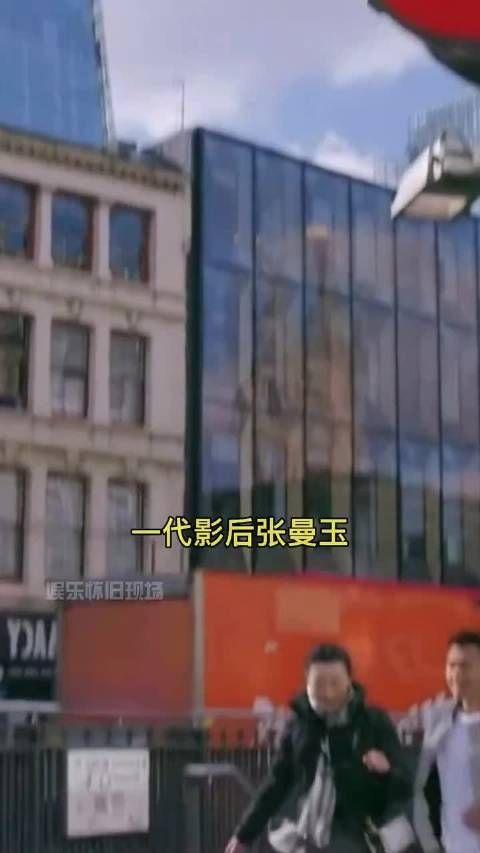 自 梁朝伟 刘嘉玲结婚后，便漂泊异乡，褪下明星光环远离伤心之地…