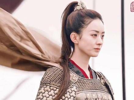 这样的眼神,唯有她才能展现得如此淋漓尽致