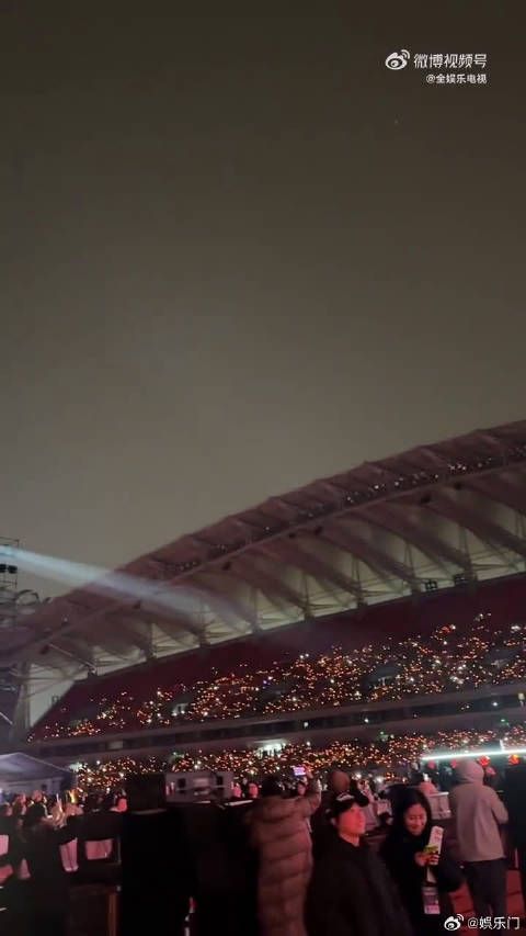 琼瑶阿姨,古巨基的歌声就像一场雨,淋湿了我对《情深深雨濛濛》的所有回忆