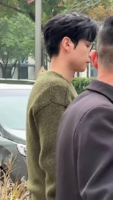 家人们,快瞧胡一天在全球风格论坛的生图!