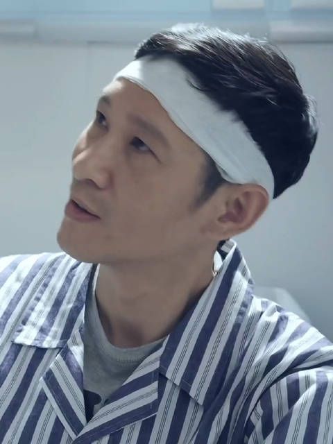 法网追凶,局长刚刚查出内鬼,结果下一秒就遭到了暗算,触目惊心呐!