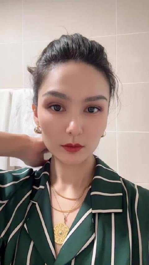 沿着海边不知不觉走了十公里 我…快散架了