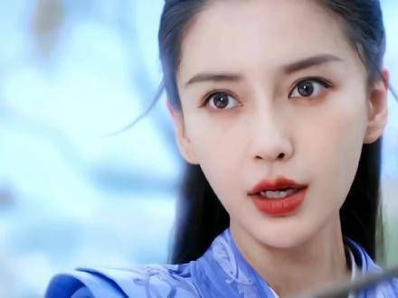 “他言我信,就是这般单纯” “原来唯有我一人相信” angelababy