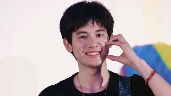 阿娇余衍隆，别墅选妃的男星，刘亦菲，胡歌雷佳音，范丞丞…