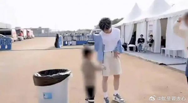 哈哈哈哈这一看就是亲兄妹,看得我心软软的