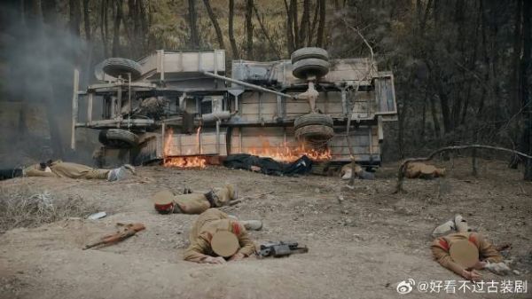 为了给枉死的国人报仇,沈君山独自行动,火烧日本人