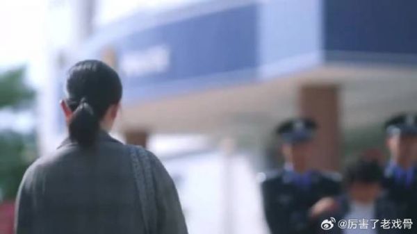 画师看出凶手行为,怎料遭同事质问,怎料被怼