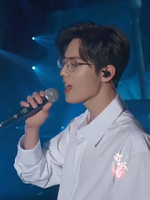 穿白衬衫最好看的男人～xz